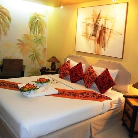 Pasadena Lodge Pattaya Extérieur photo