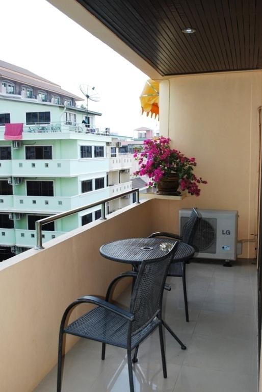 Pasadena Lodge Pattaya Chambre photo