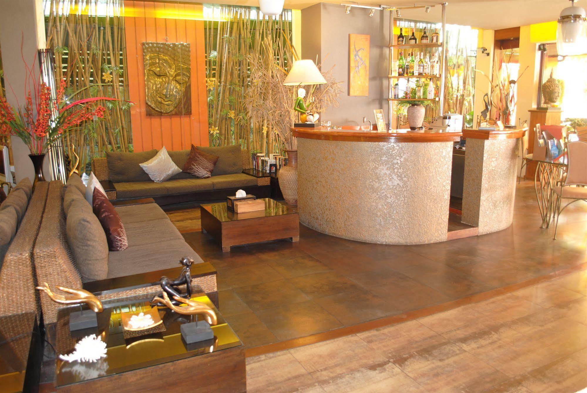 Pasadena Lodge Pattaya Extérieur photo
