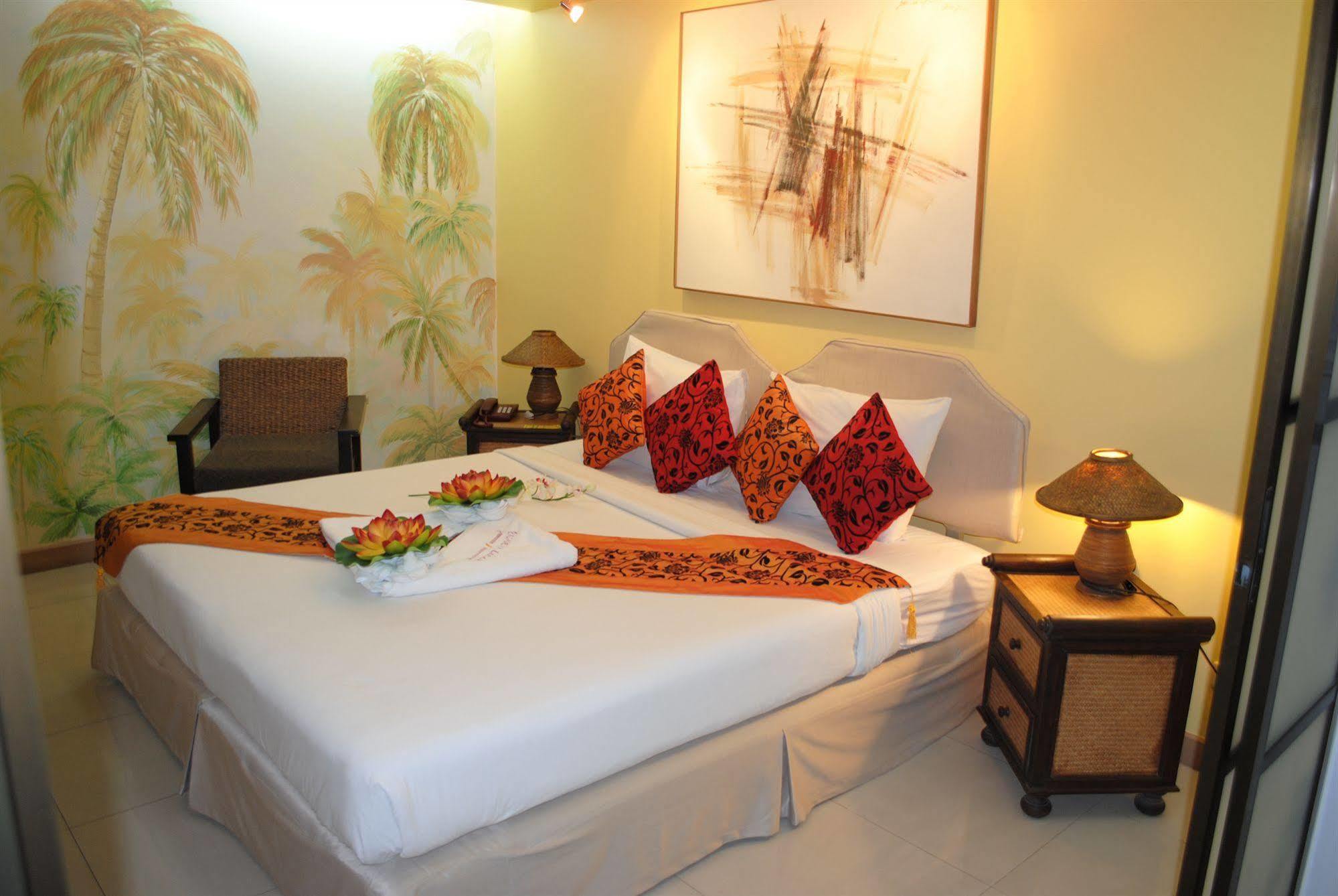 Pasadena Lodge Pattaya Extérieur photo