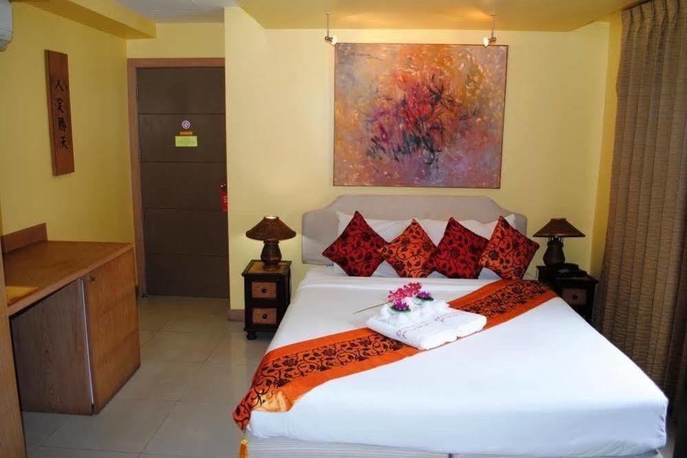 Pasadena Lodge Pattaya Extérieur photo