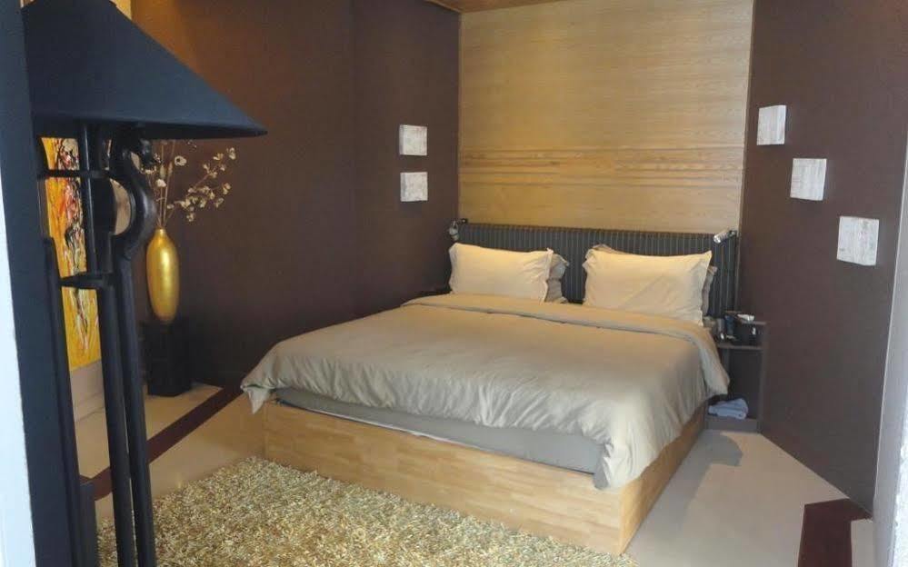 Pasadena Lodge Pattaya Extérieur photo