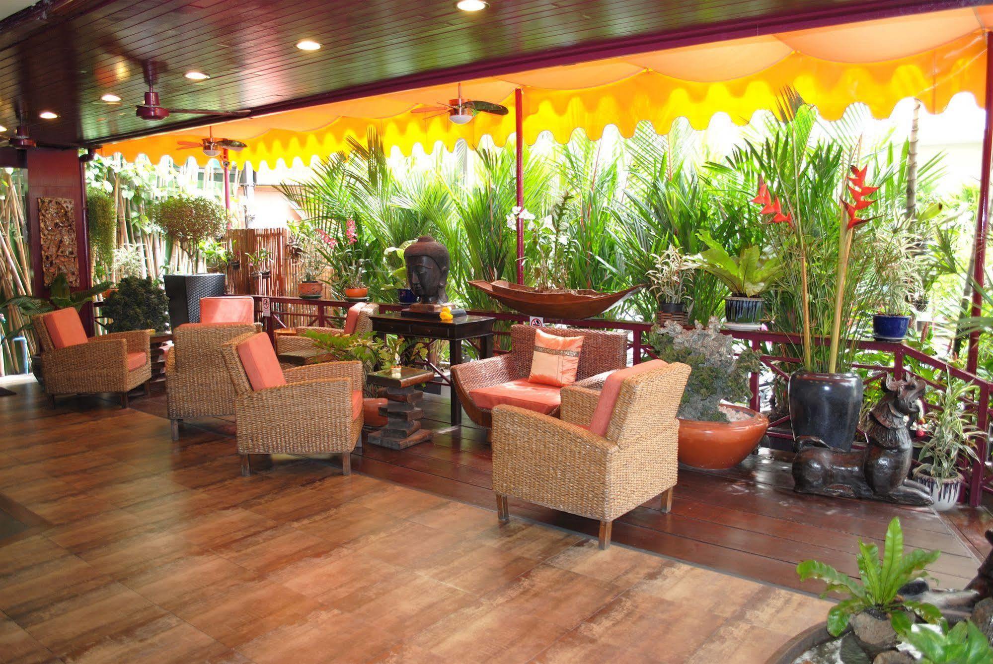 Pasadena Lodge Pattaya Extérieur photo