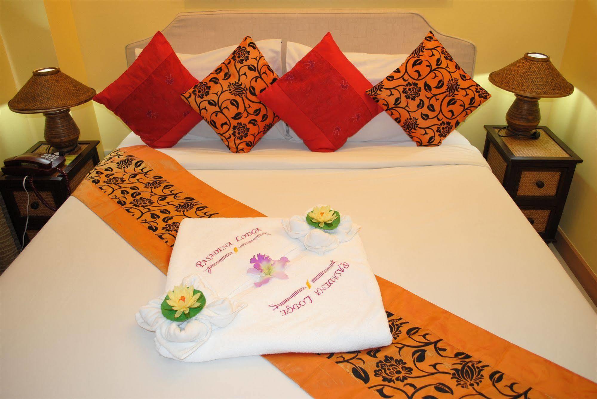 Pasadena Lodge Pattaya Extérieur photo