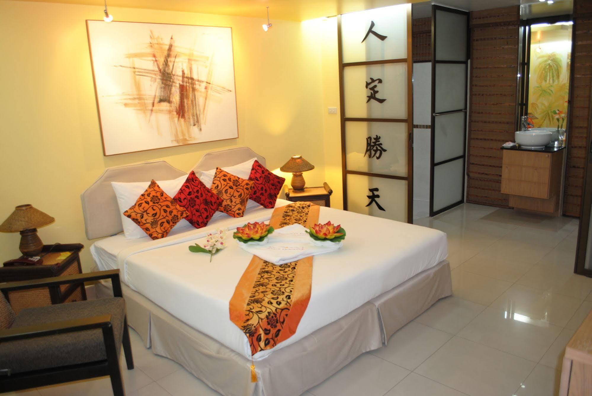 Pasadena Lodge Pattaya Extérieur photo